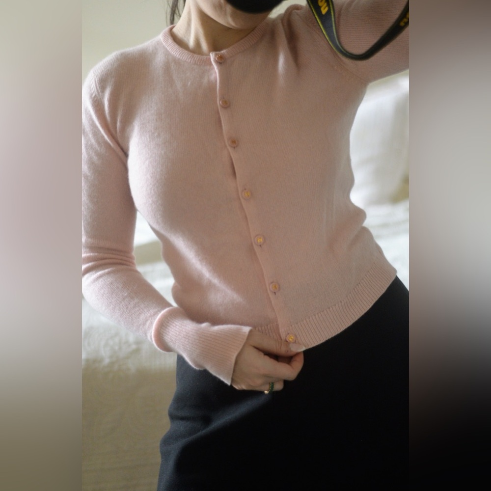 Vintage Chanel pink cashmere cardigan fits size xs/s